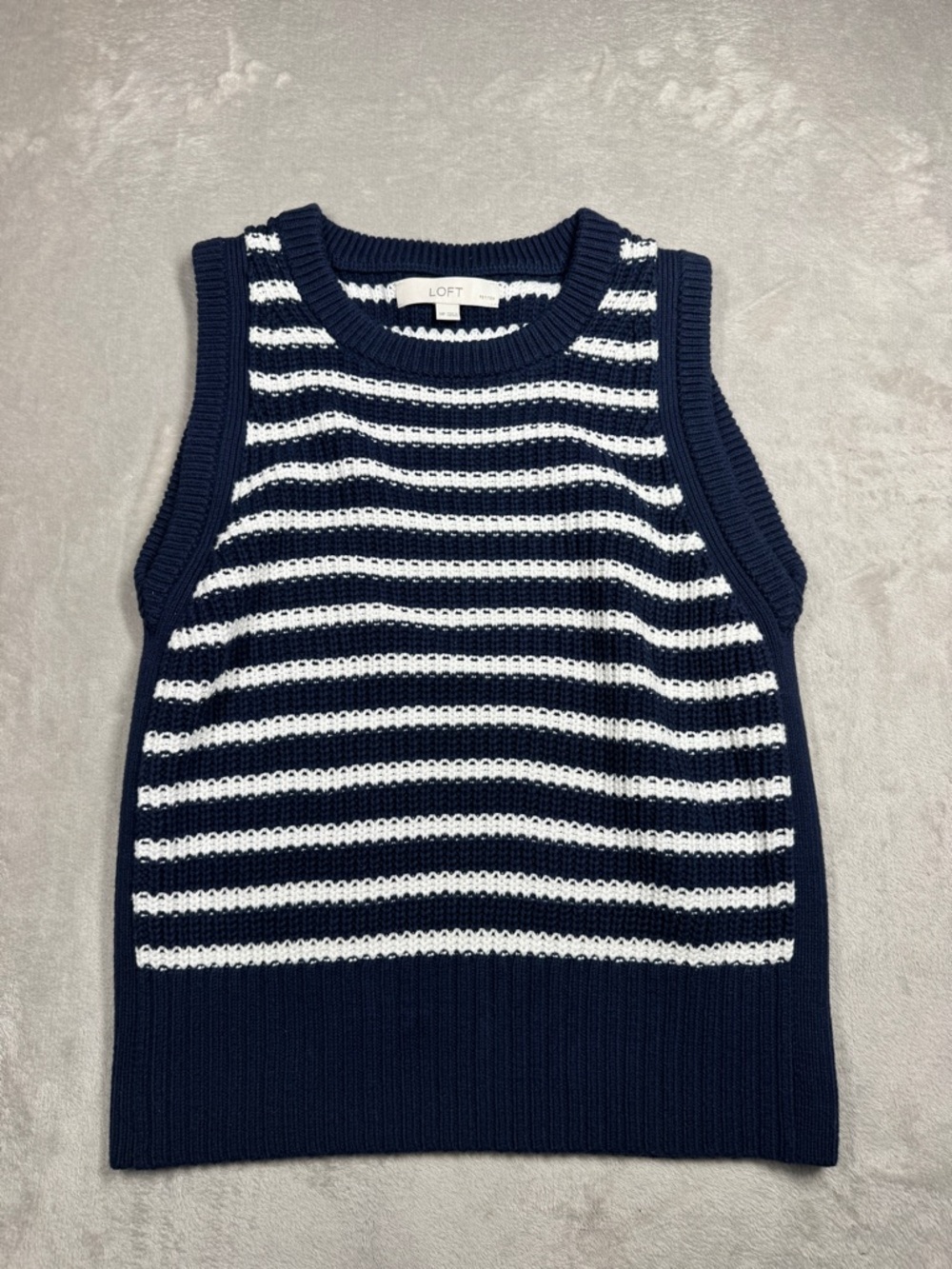 LOFT Navy Blue White Striped Knit Sleeveless Sweater Vest Size Medium Petite